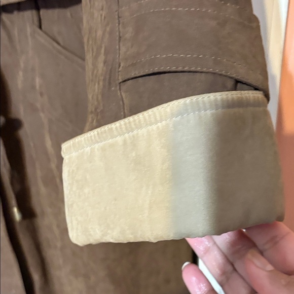 Utex Tan Outerwear with Black Label - Picture 7 of 12